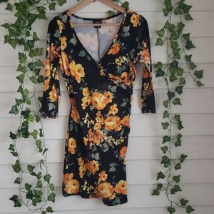 ❤️3 for $10- Rue 21 soft floral wrap dress- medium